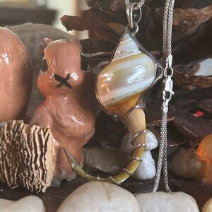 925 Sterling artist very vintage shell necklace